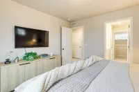 13 Mi to Dtwn Denver: Spacious Home w/ Balcony! Hotels in Gateway