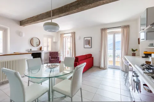 Lake View Terrace Apartment - 4-Star