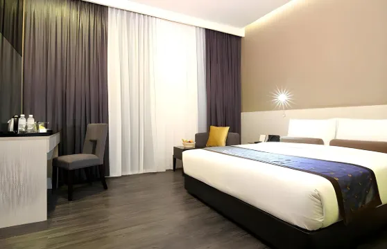 梳邦再也一城E城酒店