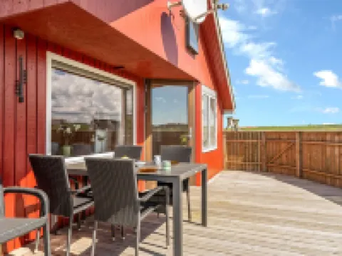 "Beatrice" - 150m from the Sea