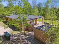 "Tinja" - 900m from the Sea Hotels in Hojby