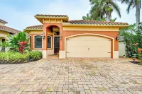 Coastal Naples Getaway ~ 2 Mi to Beaches! - Beach