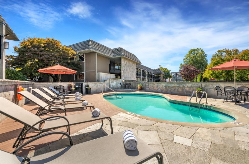 Best Western Plus Burnaby Hotel photo 2