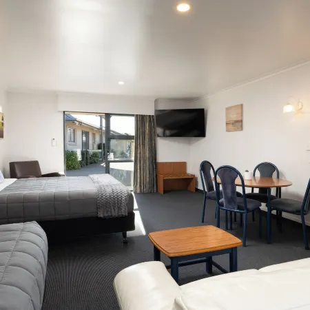 Grove Park Motor Lodge
