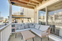 Avalon Vacation Rental w/ Porch & Grill! - Wifi