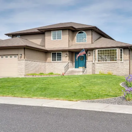 Moses Lake Vacation Rental w/ Hot Tub & Game Room