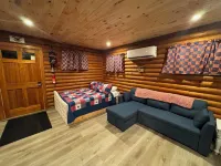 Nice log cabin on back country road with peace, quiet and the amenities of home