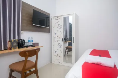 RedDoorz Syariah Near Unimus Semarang RAFFI CELL 주변 호텔