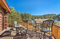 Classic Colorado Log Home w/ Mountain Views! - balcony