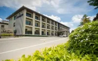 모라지 호텔 Wat Saeng Dao 주변 호텔
