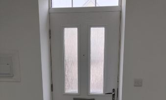 Southall - Sleeps 3 & Great Transport Links