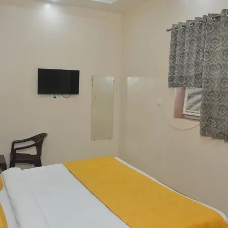 Hotel Hare Krishna Dham Near Prem Mandir