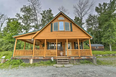 18 Mi to Slopes! Cabin with Valley Views in Blakely Отели в г. Блэкли