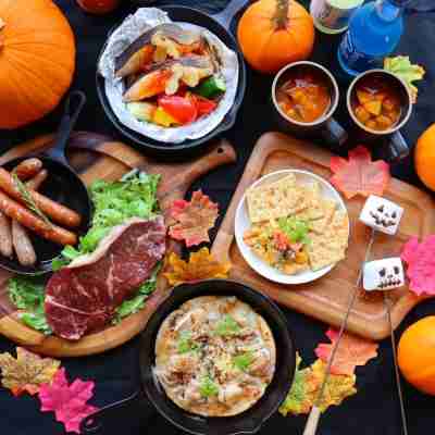 オカヤマグランピングソラニア Dining/Meeting Rooms