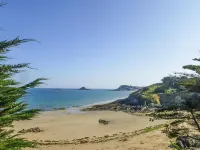 House on Emerald Coast near GR34 Trail Hotels in Pleneuf-Val-Andre