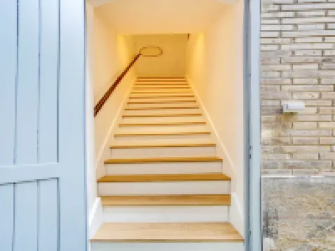 Magnificent Apartment 1BR/4P - Arc de Triomphe 塞納河畔訥伊酒店