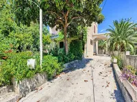 Apartment Lucija - Three Bedroom Apartment with Balcony Hotels in 