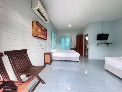 Aioun at Amphawa Hotels in Plai Phongphang