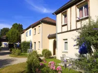 Apartment in France with Pool Views - WLAN