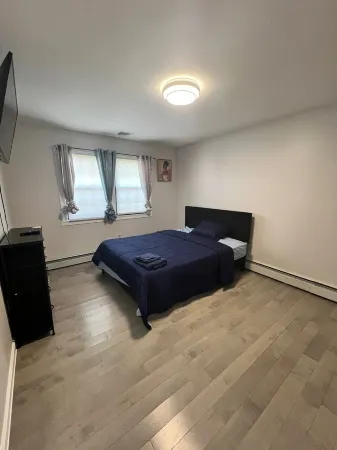 Charming 3BR Home in Massapequa – Quiet, Clean & Comfortable Отели рядом с достопримечательностью «Плантинг Филдс Арборетум»