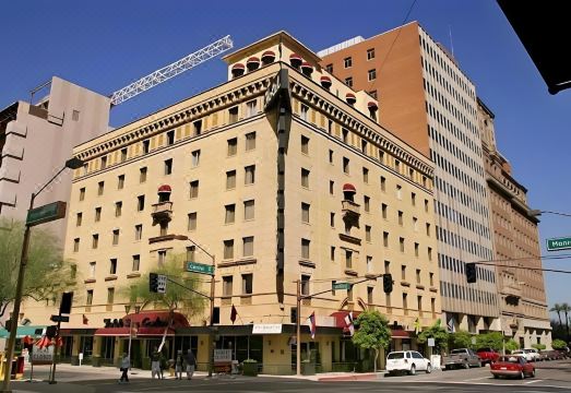 호텔 샌 카를로스의 역사적인 외관