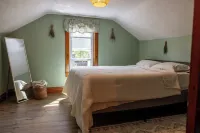 Charming 2-bedroom house in rural Sigel Pa close to state parks