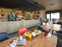 Ibis Brussels Erasmus - พร้อมอาหารเช้า