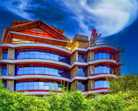 Sumitel Queens Yard Hotels in Darjeeling