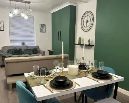 Beautiful 2 Bedroom House in Bridgend Hotels in Bridgend