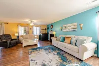 Charming 3-bedroom house in delightful McLeansville with AC, WiFi