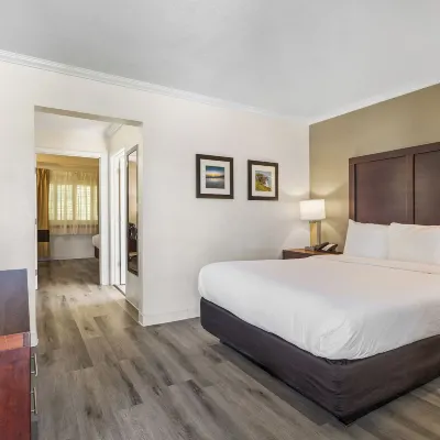 Comfort Inn Hotels near University of California, Santa Cruz