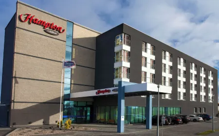 Hampton by Hilton Gdansk Airport Отели в г. Пшодково