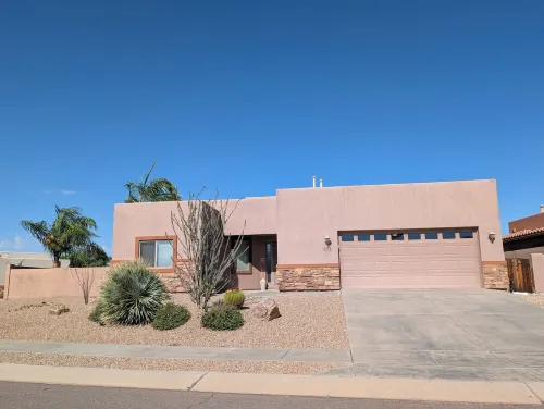 Casa Bella-Luxury Home on Corner Lot, Bring Your Fur Baby.