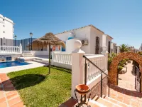 Apartment in Nerja near Burriana Beach - ที่มีอ่างอาบน้ำ