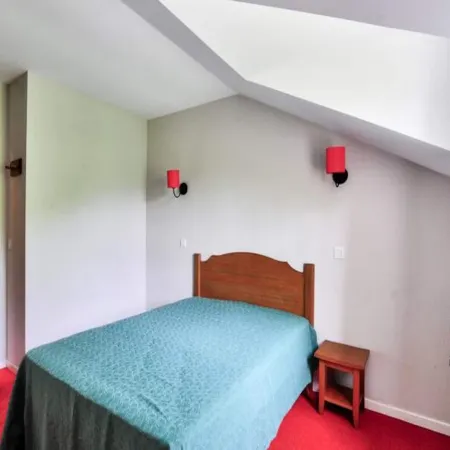 Duplex in Village Center near Pool & Lake