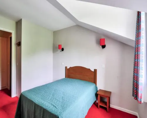 Duplex in Village Center near Pool & Lake モンフランカンのホテル