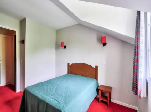 Duplex in Village Center near Pool & Lake