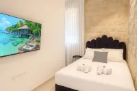 Mamilla View- Suites & Apt Hotel