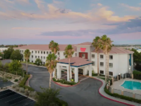 ハンプトン イン & スイーツ パームデール パームデールのホテル