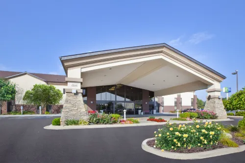 Holiday Inn Express DETROIT-WARREN (GM TECH CTR) by IHG