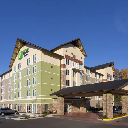 Holiday Inn Express & Suites SEATTLE SOUTH - TUKWILA by IHG