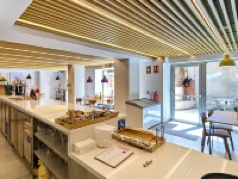 ホテル メリベア バイ ガイアルームズ サラマンカのホテル