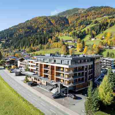 AlpenParks Taxacher Hotel & Apartment Hotel Exterior