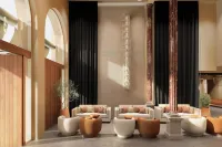 Serras Sevilla - مسبح