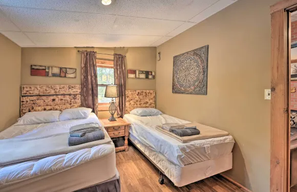 '比爾·皮克特'位於50畝牧場的公寓 - 距湖1英里