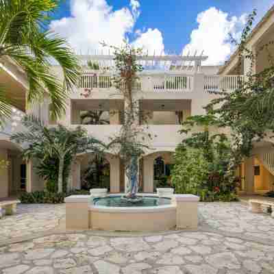 Newly Renovated Penthouse: Peace, Love, and the Beach Await YouBest View NWP Hotel Exterior