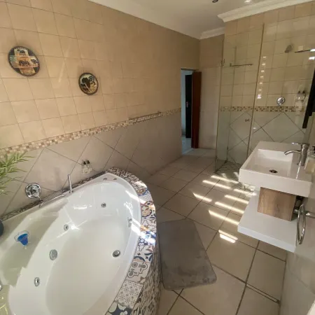 Africa Paradise Airport Boutique Hotel