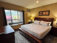 Spread Out in a Deluxe Suite with en Suite Listed Separately Hotels in Kellogg