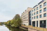 Student Only Hollis Wharf