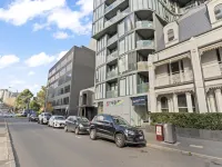 Modern 1-Bed Apartment Close to Attractions